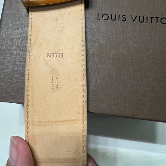 Authentic Damier Louis Vuitton belt - Picture 5 of 5